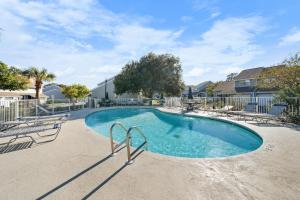 Mariner Lakes Condos