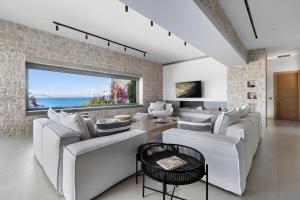 Villa Olea - Luxury Villa with Swimming pool, Tennis court & Beach Volley