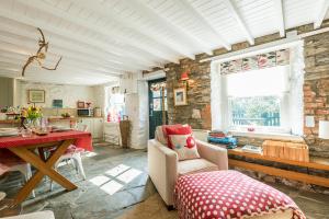 1 Penally Boathouse Mews