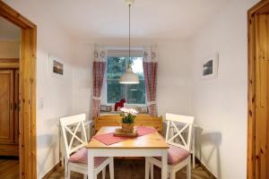 Haus am See - zur blauen Tür