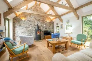 Sloop Inn Cottage - Angle