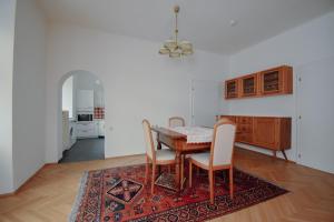 Altbauwohnung in städtischer Ruhelage