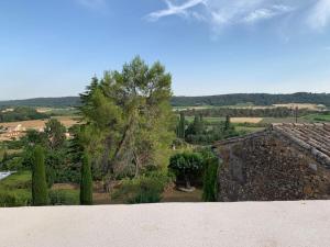 Maisons de vacances Authentiek huis op 5 km van Uzes met prachtig uitzicht en terras met jacuzzi : photos des chambres