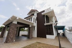 Gelugor 2Storey Big Bungalow 23pax with BBQ Snooker