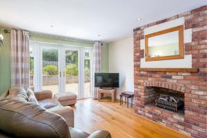 1 Homecroft Bungalows