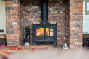 1 Homecroft Bungalows