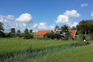 Idyllic Country House to IJsselmeer