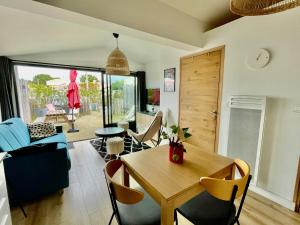 Maisons de vacances NOIRMOUTIER - Petite maison 500m plage Sableaux : photos des chambres