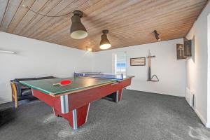 Pool And Activity House With A 180-Degree View Of The North Sea, Located At Lild Strand