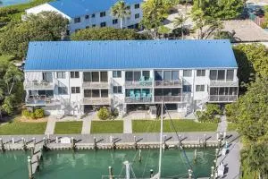 Bonefish Yacht Club - Long Point Key