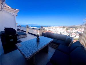 Ocean view apartment with pools