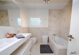 Great Villa Near Beach and Marbella