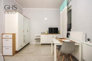 Great apartment with a garden in the city center, Old Town