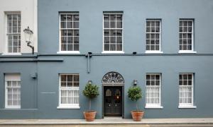 No. 30 Knightsbridge