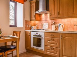 Swallows Folly-Uk38278