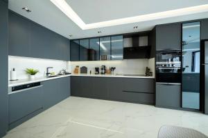 The Sea Cliff Signature