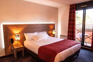 Hotels Hotel Les Amandiers : photos des chambres