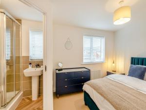 Pelican Rest - Uk41429