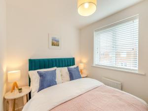 Pelican Rest - Uk41429