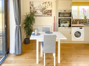 Woodside Retreat, Number 37