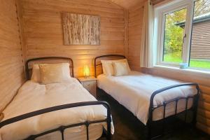 Heather Lodge with Hot Tub