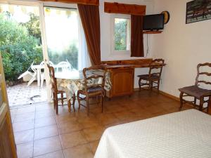 Maisons de vacances Location Villa et Studios Roquebrune-sur-Argens : photos des chambres