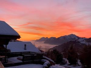 Chalets Chalet spacieux, 14 pers., proche pistes, cheminee, terrasse, WIFI, parking, Crest-Voland - FR-1-733-77 : photos des chambres