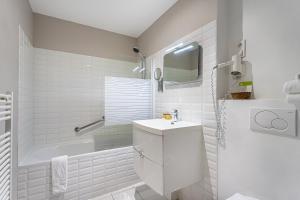 Hotels Hotel de la Baie : photos des chambres