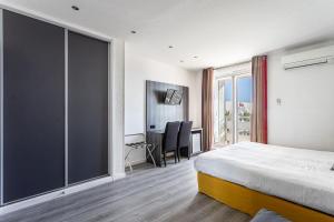 Hotels Hotel de la Baie : photos des chambres