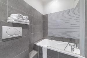 Hotels Hotel de la Baie : photos des chambres