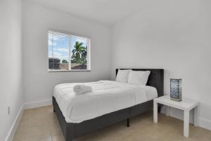 Magical 2 BR Apartment 5 mins to Brickell Best Area in Miami