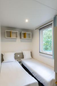 Campings Domaine de Verdagne : Mobile Home Confort 4 Chambres 