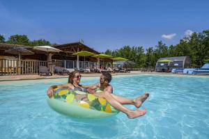 Camping 4 étoiles - Piscine - eeieab