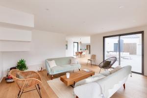 Maisons de vacances 800m de la plage, maison neuve pour 10, piscine : photos des chambres