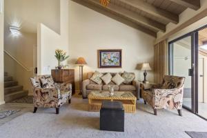 Honu Sunset Steps to the Beach