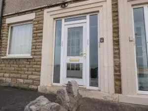 Love Nest - 希舍姆