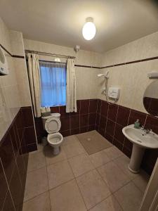 8 Clos Na Feirme Three Bedroom House with Hot Tub