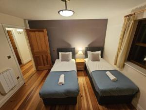 8 Clos Na Feirme Three Bedroom House with Hot Tub