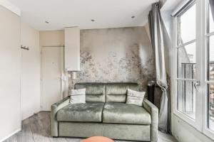 Studio Mac Mahon - Champs Elysees by BYour Home