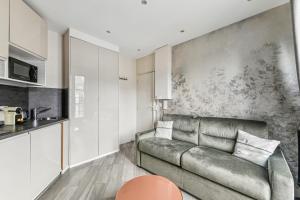 Studio Mac Mahon - Champs Elysees by BYour Home