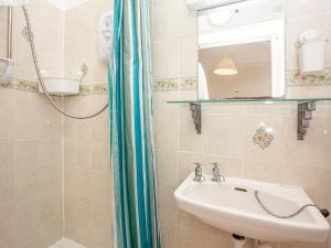 Apartment Eight - Uk39848