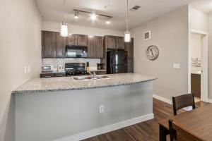 C Creek 7309 I New Construction 1Bd Apt I Gated