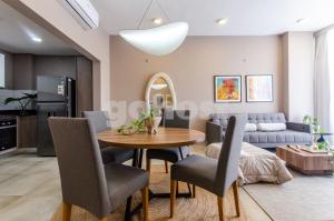 Elegant apartment 600 m from Shopping del Sol