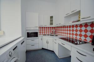 Altbauwohnung in städtischer Ruhelage