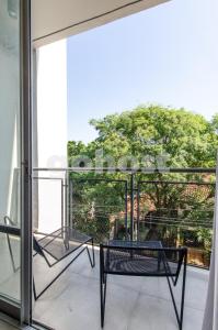 Elegant apartment 600 m from Shopping del Sol