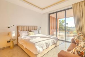 HM50 l Villa en front de golf piscine & jacuzzi