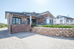 87 Atlantic Drive - apartment