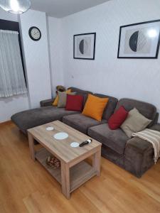 EL Arroyu VUT 5585 AS