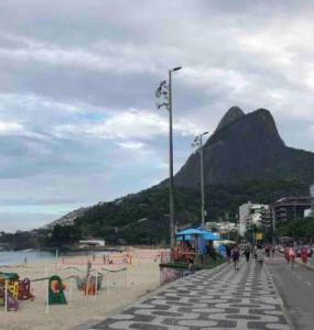 Um cantinho no coração do Leblon-Dias Ferreira