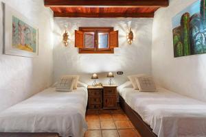 La Escuela de la Sorrueda by Villas Rivero